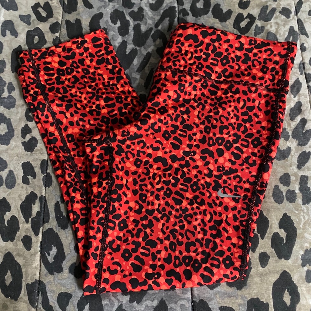 Nike dri fit epic Capri leggings Sz LG